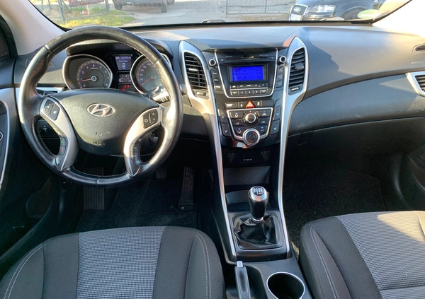 Hyundai I30 cena 34950 przebieg: 145456, rok produkcji 2013 z Pieniężno małe 596